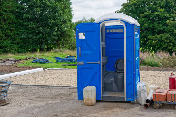 Portable Restroom Setup and Delivery in Grosse Pointe Farms, MI